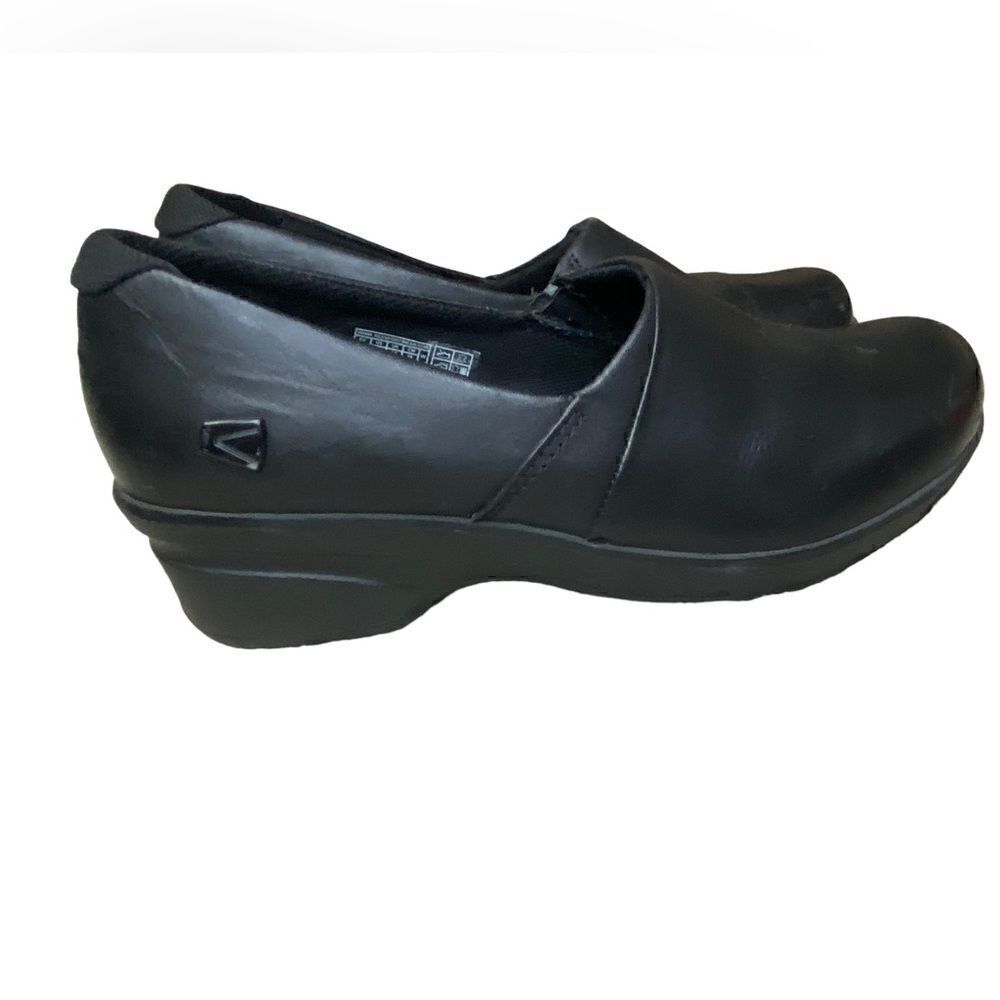 Keen Women’s utility Shoes - like new